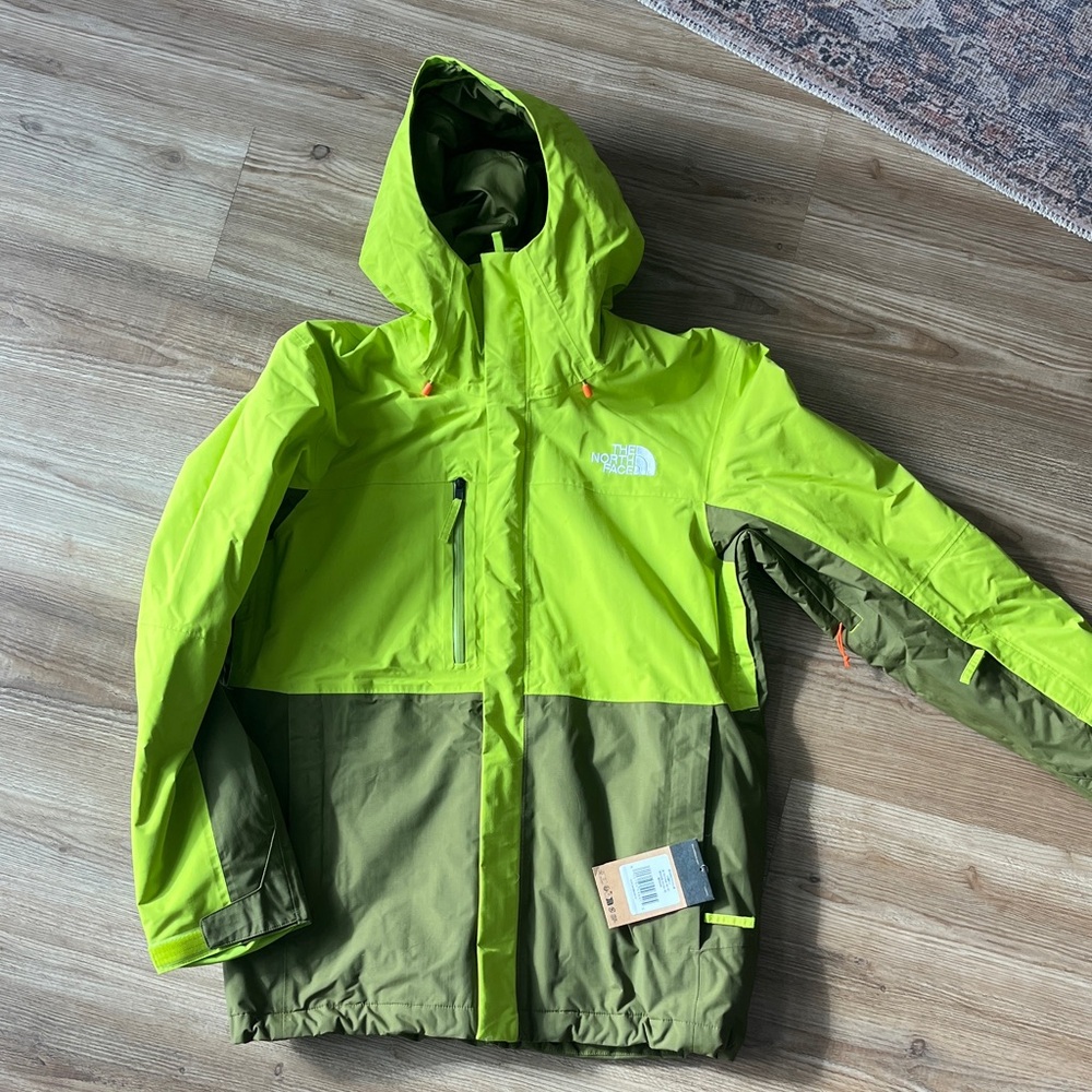 The North Face Men’s Freedom Insulated Jacket. Size M. NWT.